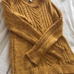 Beautiful mustard yellow sweater